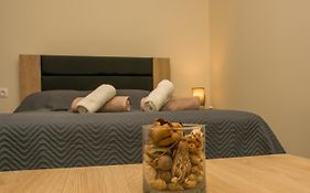Central Luxury Studio 2